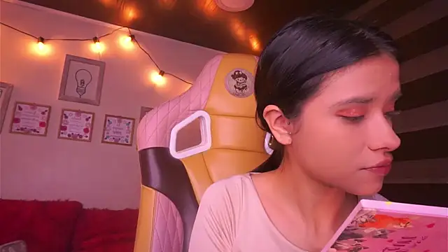 Lana Dreams  online show from 11/26/25, 12:33