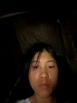 Snapshot of EmLy02 chatting on 09/19/25, 01:23 EmLy02 online show from 09/19/25, 01:23