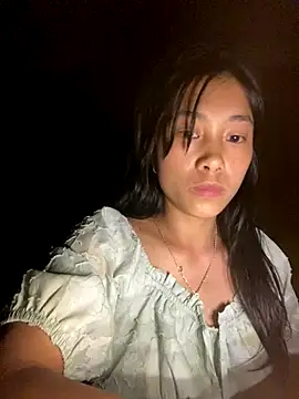 Snapshot of EmLy02 chatting on 09/23/25, 01:36 EmLy02 online show from 09/23/25, 01:36