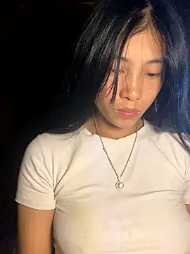 EmLy02 online show from 11/07/25, 11:21