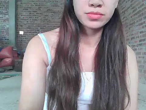 Snapshot of fanchunn chatting on 10/04/25, 02:42 fanchunn online show from 10/04/25, 02:42