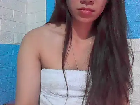 Snapshot of fanchunn chatting on 10/04/25, 02:48 fanchunn online show from 10/04/25, 02:48