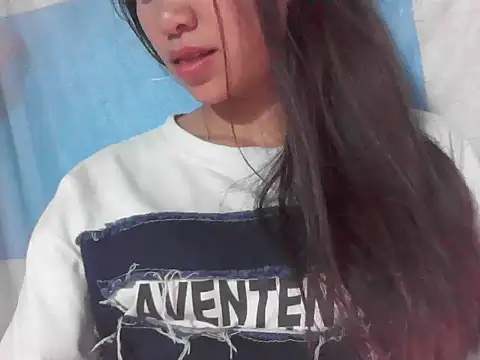 Snapshot of fanchunn chatting on 10/15/25, 02:28 fanchunn online show from 10/15/25, 02:28