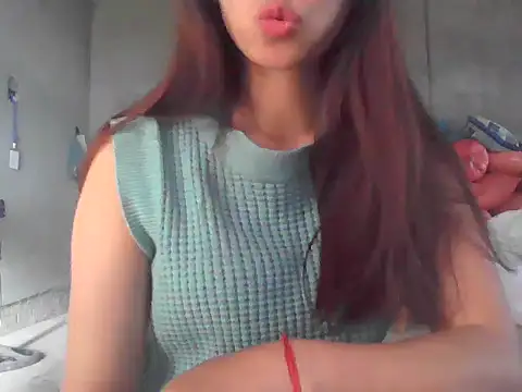 Snapshot of fanchunn chatting on 10/21/25, 02:01 fanchunn online show from 10/21/25, 02:01