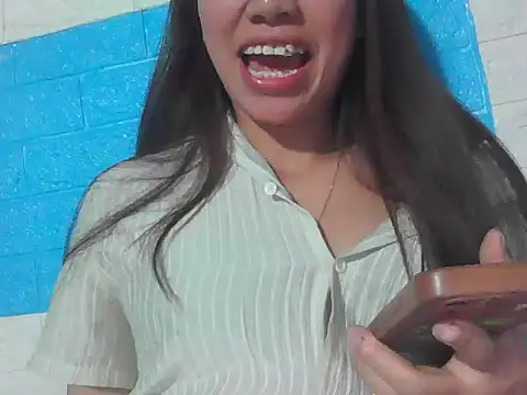 Snapshot of fanchunn chatting on 10/27/25, 12:53 fanchunn online show from 10/27/25, 12:53