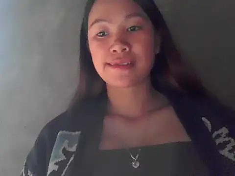 Snapshot of fanchunn chatting on 11/06/25, 01:06 fanchunn online show from 11/06/25, 01:06