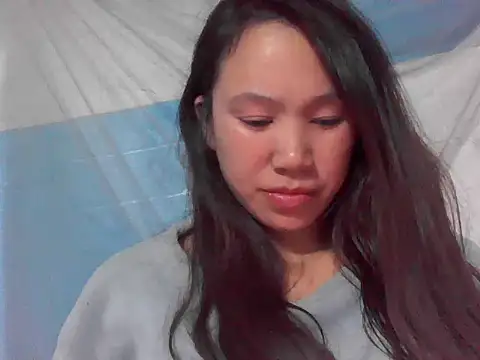 Snapshot of fanchunn chatting on 11/19/25, 02:06 fanchunn online show from 11/19/25, 02:06