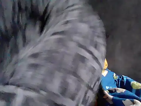 Snapshot of fanchunn chatting on 11/24/25, 01:22 fanchunn online show from 11/24/25, 01:22