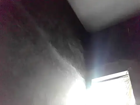 Snapshot of fanchunn chatting on 12/15/25, 01:37 fanchunn online show from 12/15/25, 01:37