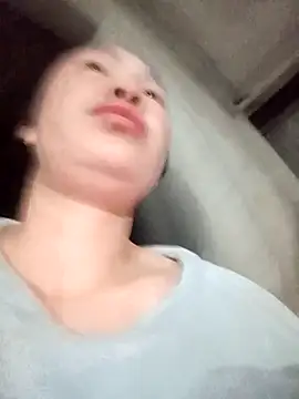 Snapshot of fanchunn chatting on 12/17/25, 11:49 fanchunn online show from 12/17/25, 11:49