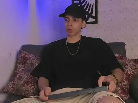 Snapshot of nicolai_drake chatting on 09/19/25, 03:30 nicolai drake online show from 09/19/25, 03:30