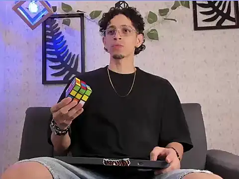 Snapshot of nicolai_drake chatting on 10/16/25, 03:29 nicolai drake online show from 10/16/25, 03:29