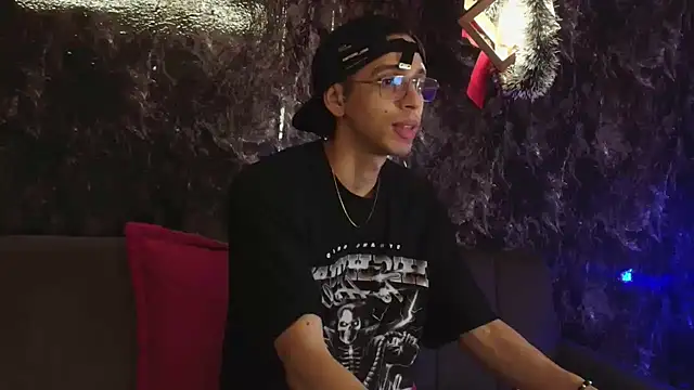 nicolai drake online show from 12/15/25, 03:33