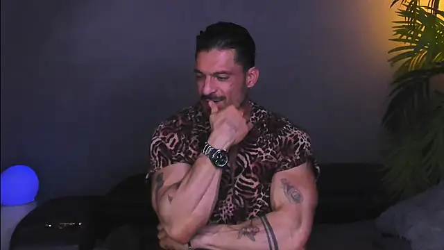 dennis cox1 online show from 12/04/25, 08:23