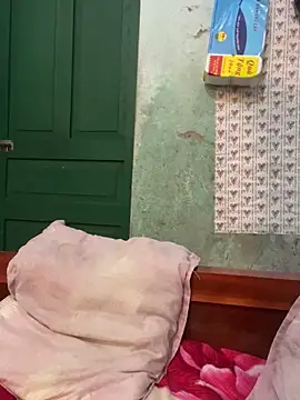 qinejr37 online show from 10/20/25, 01:00