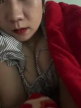 qinejr37 online show from 11/23/25, 01:55