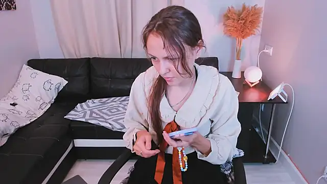 Snapshot of Mia_meowXkiss chatting on 09/23/25, 04:32 Mia meowXkiss online show from 09/23/25, 04:32