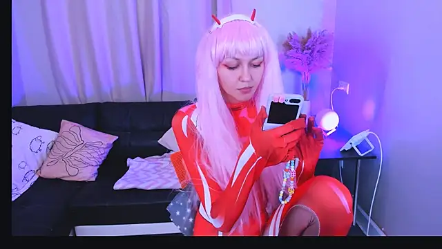 Snapshot of Mia_meowXkiss chatting on 09/24/25, 03:59 Mia meowXkiss online show from 09/24/25, 03:59