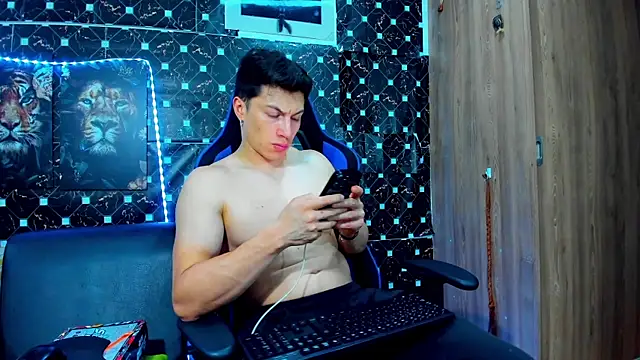 javiersexymann online show from 09/18/25, 11:51