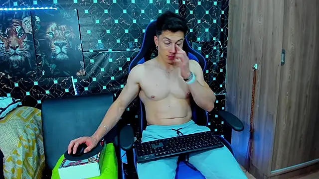 javiersexymann online show from 09/28/25, 04:07