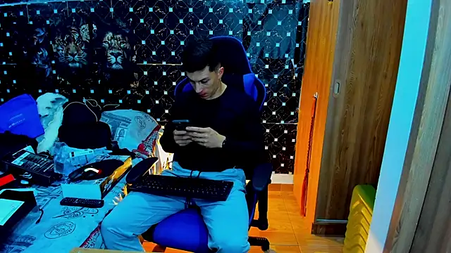 javiersexymann online show from 12/04/25, 12:31