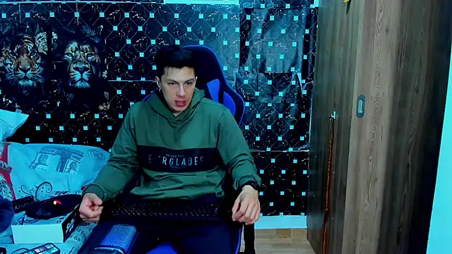 javiersexymann online show from 12/17/25, 12:16