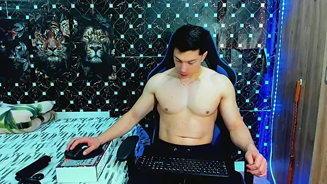 javiersexymann online show from 06/09/26, 07:03