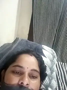 JULEE-740 online show from 10/25/25, 12:23