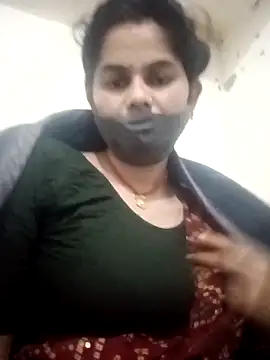 JULEE-740 online show from 11/14/25, 12:31