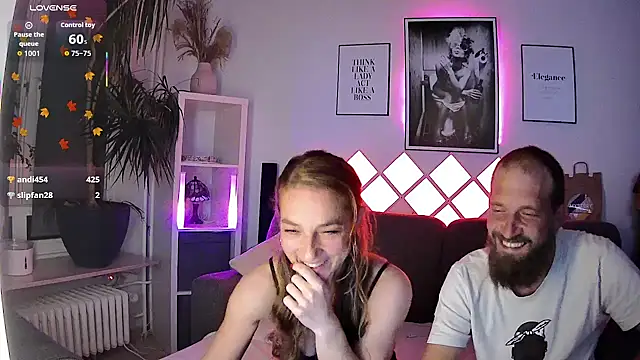 Snapshot of XBellaXundXUweX chatting on 10/02/25, 08:27 XBellaXundXUweX online show from 10/02/25, 08:27