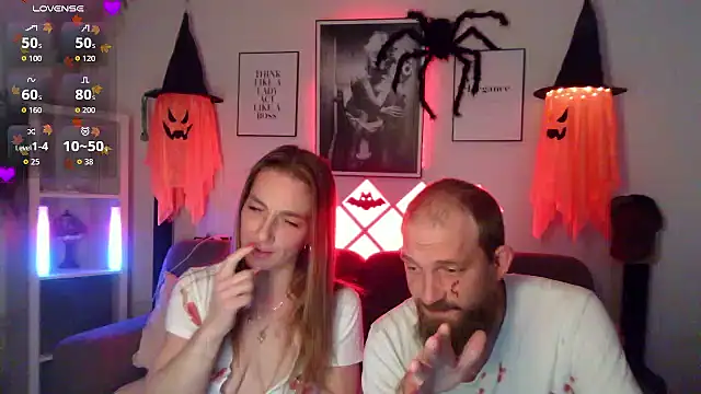 Snapshot of XBellaXundXUweX chatting on 10/18/25, 07:25 XBellaXundXUweX online show from 10/18/25, 07:25