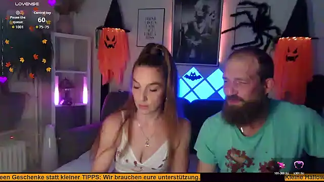 Snapshot of XBellaXundXUweX chatting on 10/22/25, 07:02 XBellaXundXUweX online show from 10/22/25, 07:02