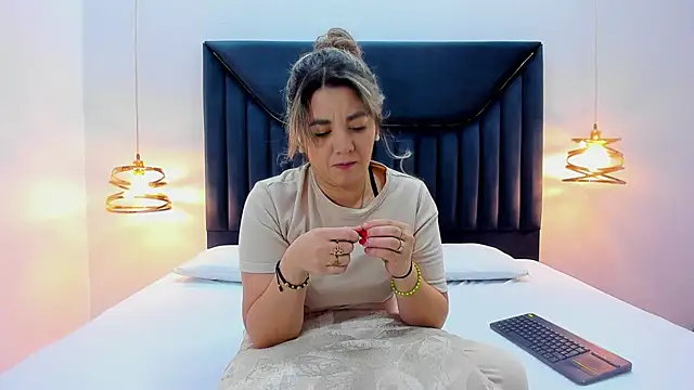 AuraEvens online show from 09/24/25, 12:08