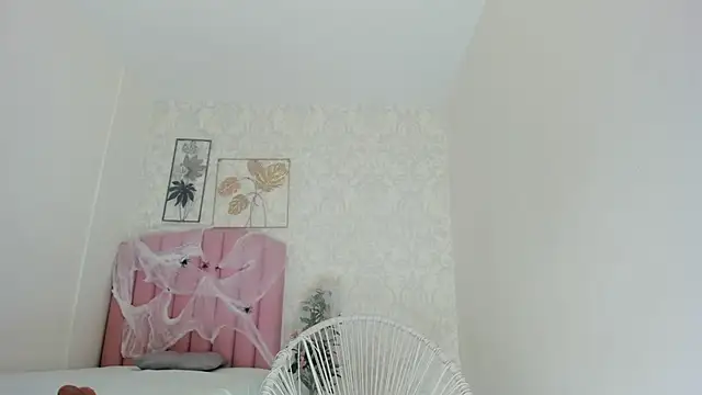 emy barnert online show from 10/12/25, 12:37