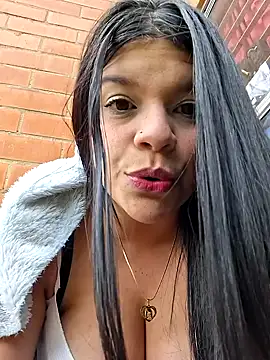 Eiimy pretty online show from 10/30/25, 07:58