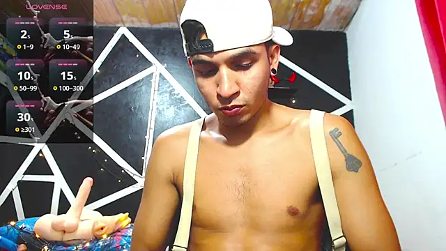 Angel latinboy online show from 09/30/25, 08:25