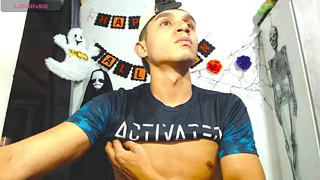 Angel latinboy online show from 10/14/25, 10:10