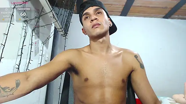 Angel latinboy online show from 11/13/25, 07:24