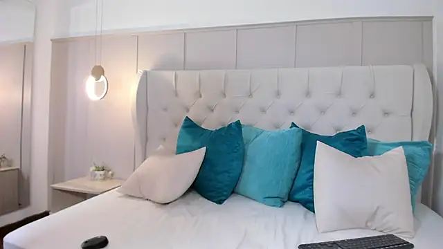 Snapshot of mae_lyra chatting on 11/07/25, 09:48 mae lyra online show from 11/07/25, 09:48