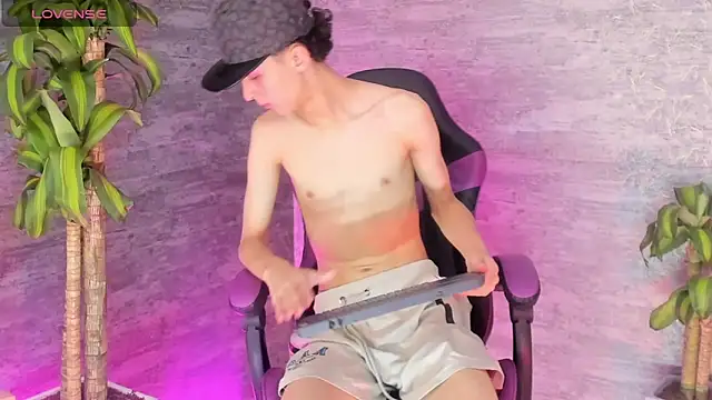 ArthurCox online show from 09/16/25, 05:47