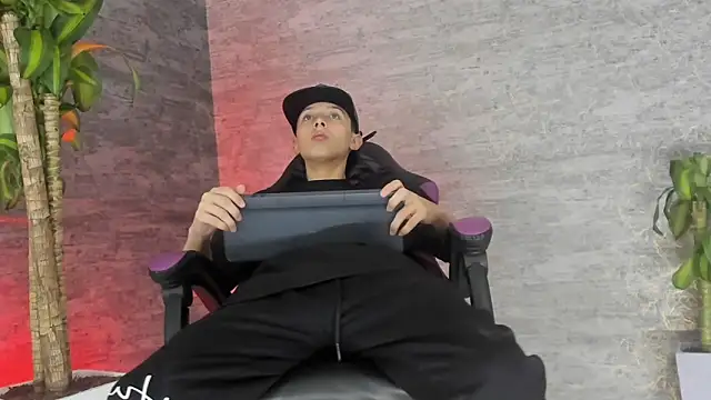 ArthurCox online show from 09/21/25, 05:36