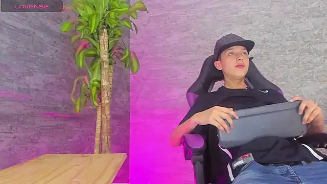 ArthurCox online show from 09/23/25, 05:38