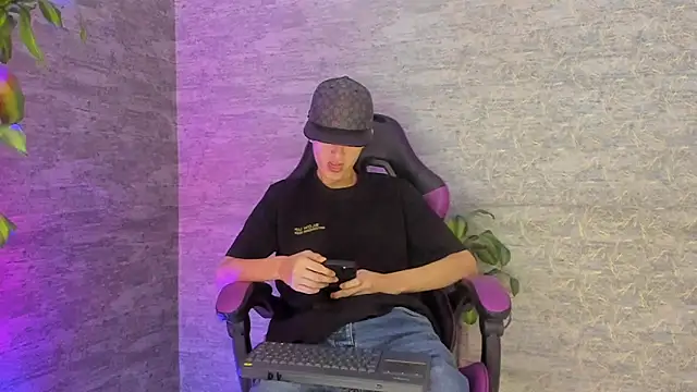 ArthurCox online show from 10/03/25, 05:32