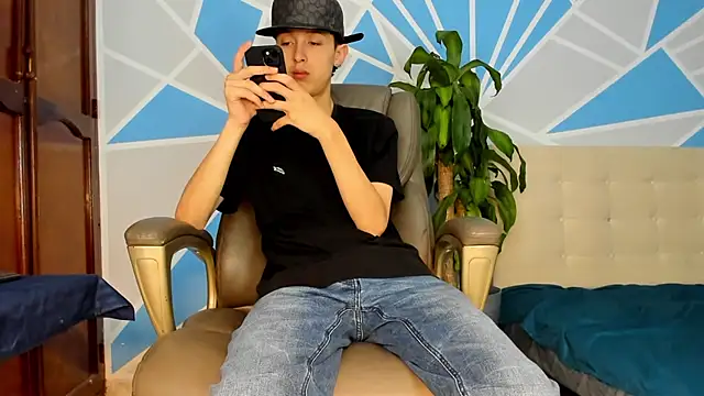 ArthurCox online show from 10/04/25, 05:33