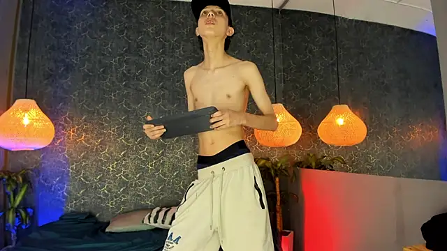 ArthurCox online show from 10/08/25, 07:00