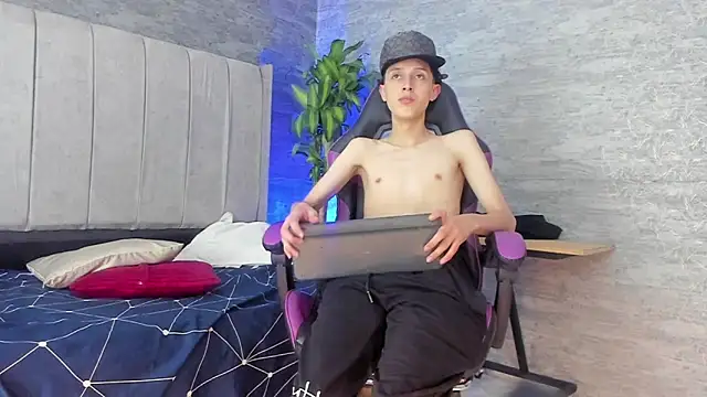 ArthurCox online show from 10/19/25, 05:24