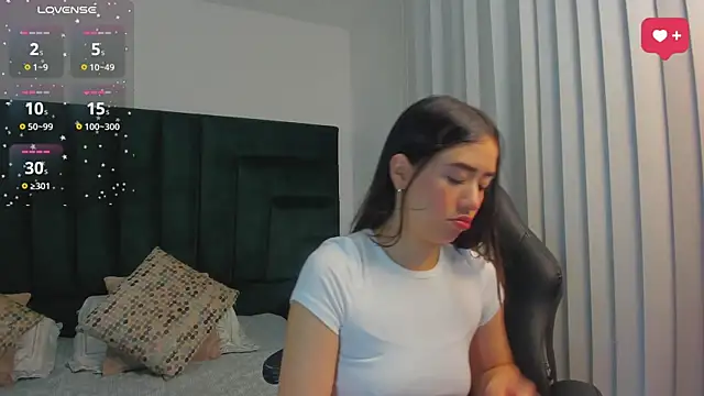 SaraWagner  online show from 09/15/25, 12:10