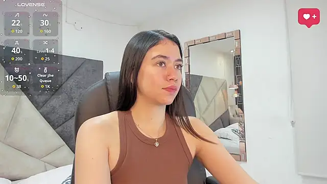 SaraWagner  online show from 05/11/26, 12:49