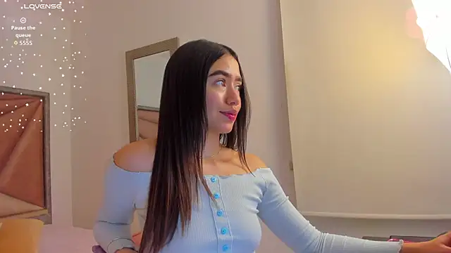 SaraWagner  online show from 06/11/26, 12:08