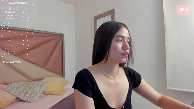SaraWagner  online show from 07/26/26, 12:08